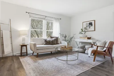 425 Main St #22C