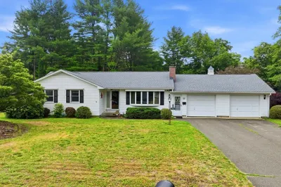 48 Hickory Dr 1