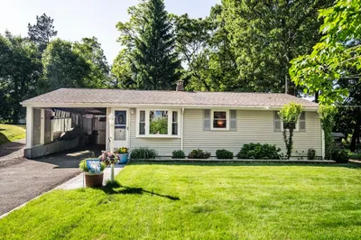 32 Great Woods Rd