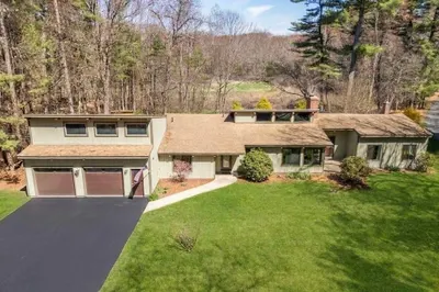 6 Cranberry Ln