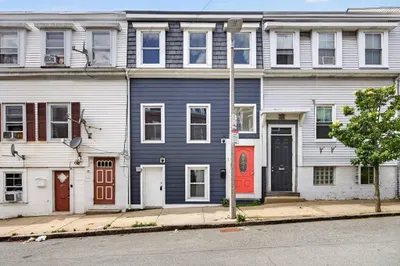 32 Eutaw St