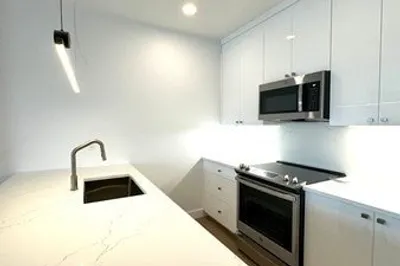 654 E Broadway #301