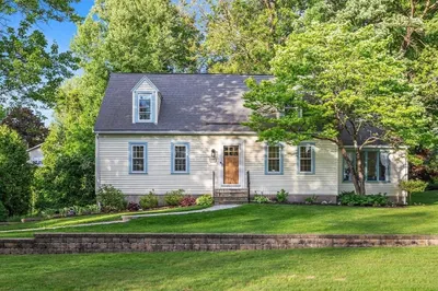 46 Maurice Dr 1