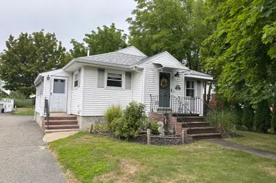 11 Eden Glen Ave 1