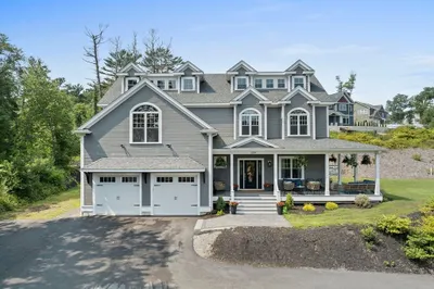 684 Holly Rd 1
