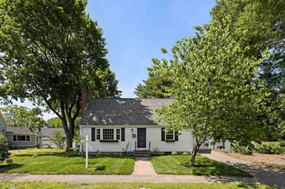 16 Carol Dr 1