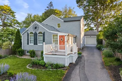 129 Greenvale Ave