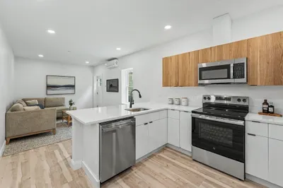 71 Portland St #101 1