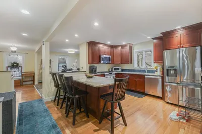 9 Bartlett Ave #2