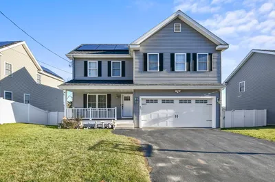 42 Yukon Avenue 1