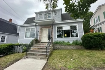 360 University Ave 1