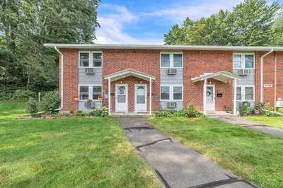118 Manor Crt Ct #118 1