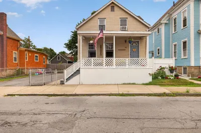 98 Parker St 1