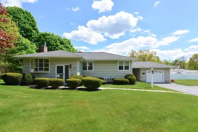 79 Edgewood Rd 1