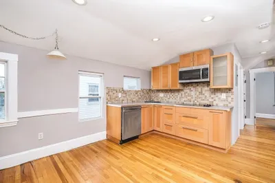 41 Oliver Street #3 1