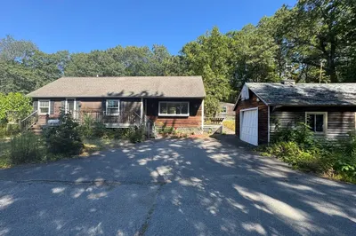 28 Lindbergh St 1