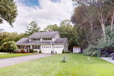 8 Bow Dr 1