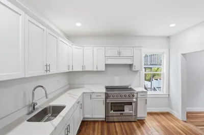 53 Woodford Street #1 1