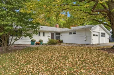 27 Ridgefield Dr 1