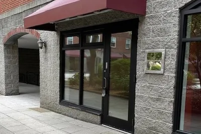 20 Hampton Ave #180 1