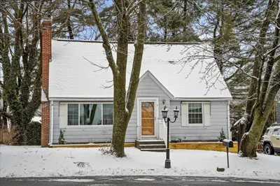 2 Fairlawn St 1