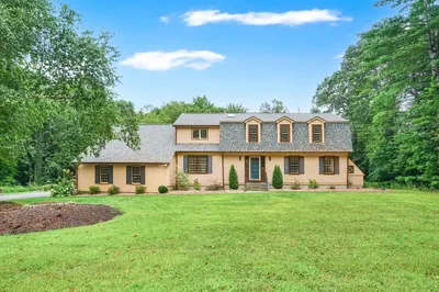 4 Highmoor Dr 1