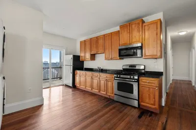27 Buttonwood St 1