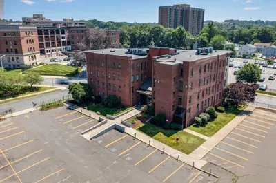 222 Carew St 1