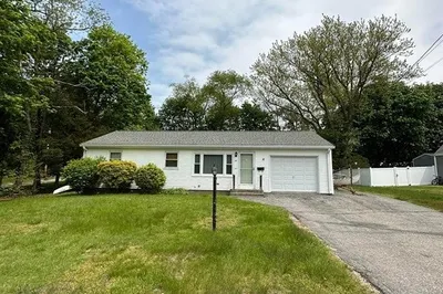 58 Allen Blvd 1