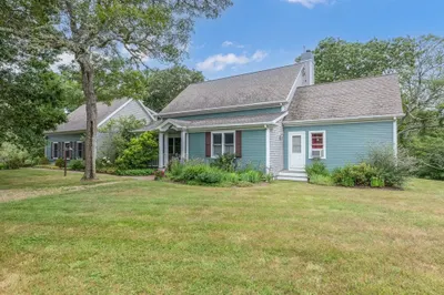 56 Bridle Path Rd 1
