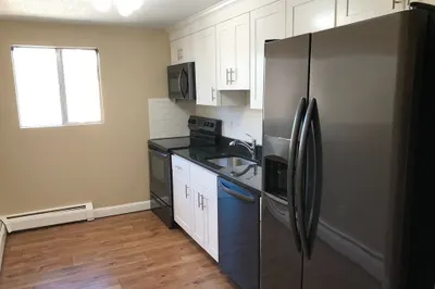 133 Creek Street #7 1