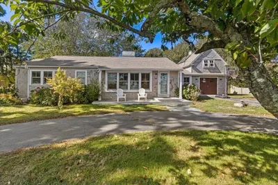 17 Musquashicut Ave 1