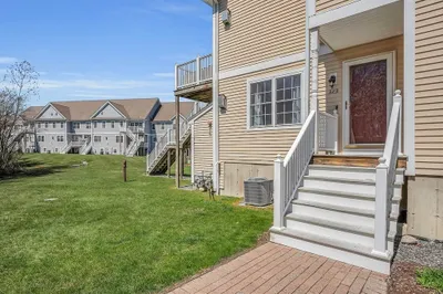 323 Hampton Way #323