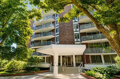 19 Winchester St #402 1