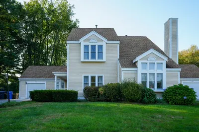 5 Pioneer Ln #1 1