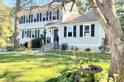 25 Deirdra Drive 1