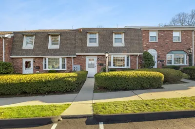 34 Queensboro Ct #34