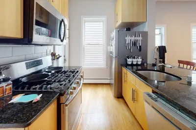 13 Howard St #3