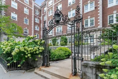 3 Arlington St #52