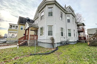 446 Liberty St 1