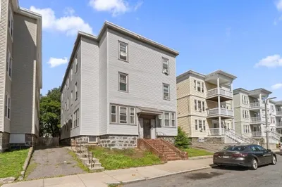 18 Hosmer St 1