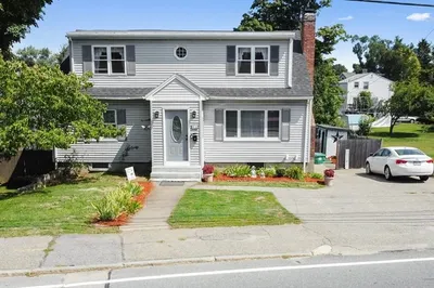 64 Winn St