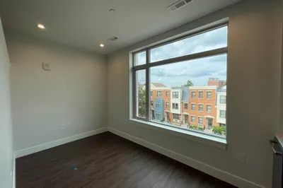 99 Sumner St #303