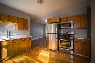 46 Glendale St #3 1