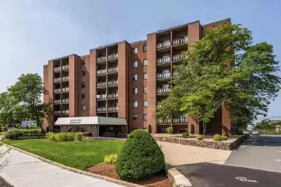 2 Ocean Ave #202 1