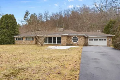 30 Bond Rd