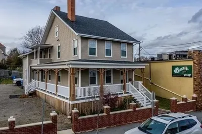 125 Dartmouth St 1