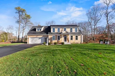 5 Deep Wood Dr 1