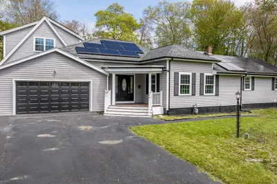 25 Brook Dr 1