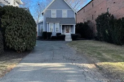 352 Broadway